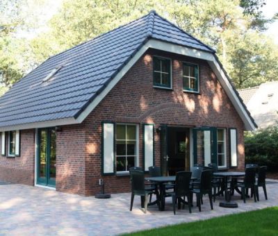 Vakantiehuis Hooghalen: Bungalow type D8 8-personen