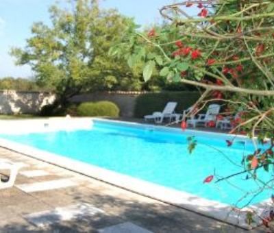 Vakantiewoningen huren in Montlieu-la-Garde, Poitou-Charentes Charente-Maritime, Frankrijk | vakantiehuis voor 12 personen