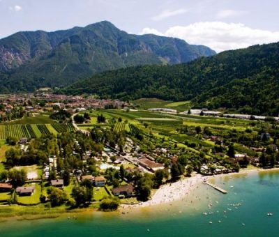 Mobilhomes huren in Calceranica, Lago Caldonazzo, Trentino, Italie | mobilhomes voor 6 personen