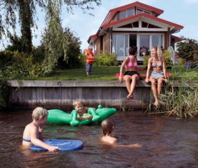 Vakantiewoningen huren in Noardburgum, Friesland, Nederland | Wellness Bungalow voor 8 personen