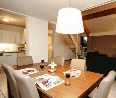 Vakantiehuis Julianadorp: Villa type Comfort 6D2 6-personen