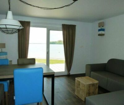 Vakantiehuis Biddinghuizen: Chalet type Strandhuisje 4-personen