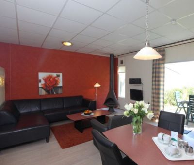 Bungalowpark Schin op Geul: Bungalow type Lelie Comfort 4-personen