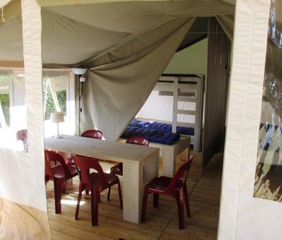 Vakantiehuis Lemelerveld: Safaritent type Mus 5-personen