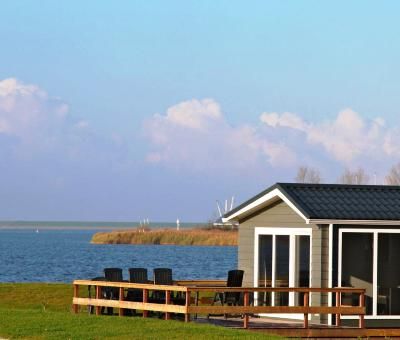 Strandchalets huren in Lauwersoog, Lauwersmeer, Groningen, Nederland | vakantiehuisje voor 5 personen