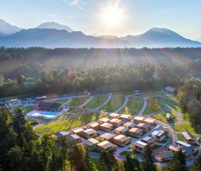 Glamping Chalets huren in Lesce, Bled, Noordwest Slovenie, Slovenie | vakantiehuisje voor maximaal 7 personen