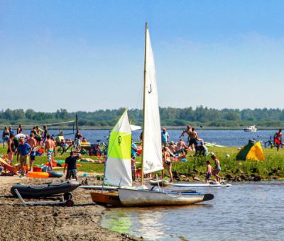 Strandchalets huren in Lauwersoog, Lauwersmeer, Groningen, Nederland | vakantiehuisje voor 4 personen