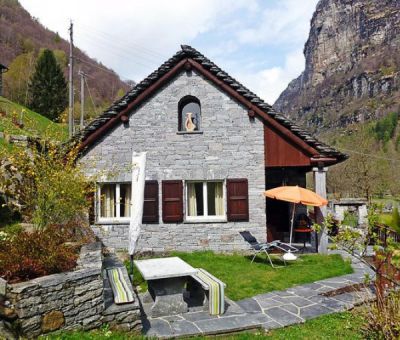 Vkantiewoningen huren in Verzasca, Ticino, Zwitserland | vakantiehuis voor 5 personen