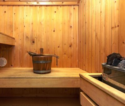 Vakantiehuis Elburg: Bungalow type Royal met Sauna 10-personen