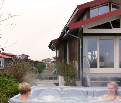 Vakantiewoningen huren in Noardburgum, Friesland, Nederland | Wellness Bungalow voor 8 personen